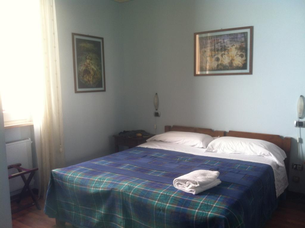 Hotel Charleston Spoleto Esterno foto
